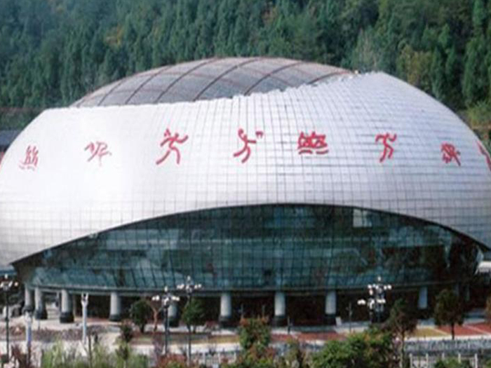 东乡县体育中心球形网架加工安装